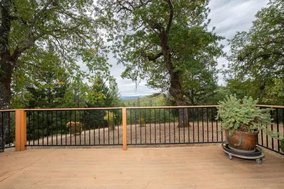 225 Lee Joy Drive, Grants Pass, OR 97526 - Photo 28