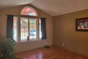 1841 Cloverlawn Dr, Grants Pass, OR 97527 - Photo 10