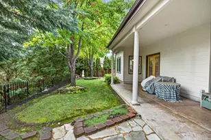 220 Pine Lake Dr, Eagle Point, OR 97524 - Photo 40