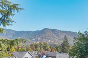 2203 NW Juliet Ln, Grants Pass, OR 97526 - Photo 40