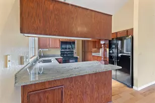 2203 NW Juliet Ln, Grants Pass, OR 97526 - Photo 10