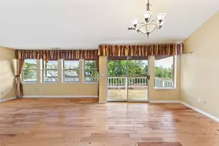 2203 NW Juliet Ln, Grants Pass, OR 97526 - Photo 8