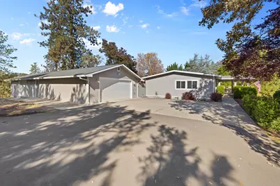 395 Robleda Drive, Central Point, OR 97502 - Photo 1