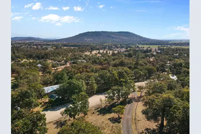 395 Robleda Drive, Central Point, OR 97502 - Photo 58