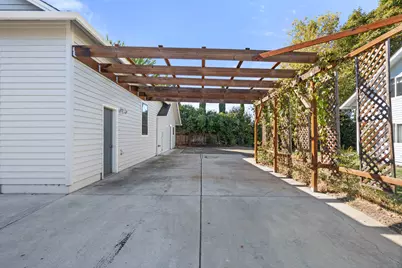 1089 Brookdale Avenue, Medford, OR 97504 - Photo 36