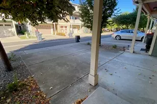 341 Englemann Ln, Medford, OR 97501 - Photo 6