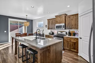 972 NE Steins Pillar Dr, Prineville, OR 97754 - Photo 8