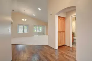 602 Summerwood Dr, Medford, OR 97504 - Photo 8