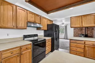 1185 NW 35th St, Redmond, OR 97756 - Photo 8