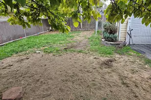 2222 Garden Ave, Klamath Falls, OR 97601 - Photo 8