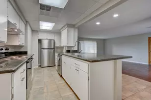 349 Tan Oak Dr, Medford, OR 97504 - Photo 10