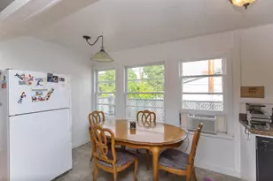 214 N Columbus Ave, Medford, OR 97501 - Photo 6