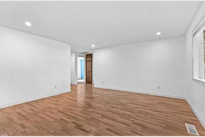 851 Juanita Way, Central Point, OR 97502 - Photo 8