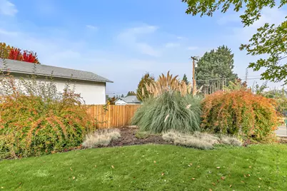 1974 Hamilton Lane, Grants Pass, OR 97527 - Photo 48
