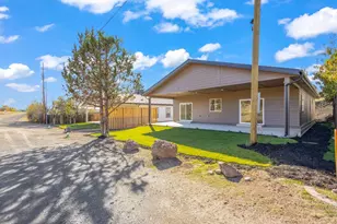 137 SE 16th St, Madras, OR 97741 - Photo 32