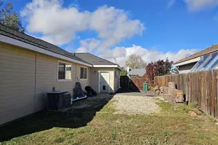 3919 Monrovia Way, Klamath Falls, OR 97603 - Photo 8