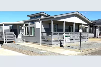 4601 S Pacific Highway #UNIT 18, Phoenix, OR 97535 - Photo 2