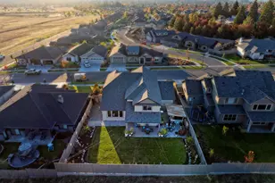 561 Autumn Hls Dr, Medford, OR 97504 - Photo 54