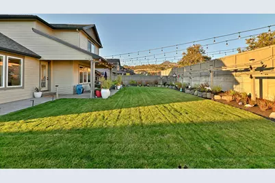 561 Autumn Hills Drive, Medford, OR 97504 - Photo 36