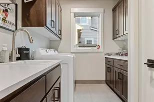 561 Autumn Hls Dr, Medford, OR 97504 - Photo 22