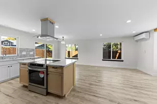 1736 Drury Ln, Grants Pass, OR 97527 - Photo 10