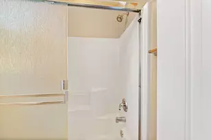 822 NE Hidden Valley Dr, Bend, OR 97701 - Photo 14