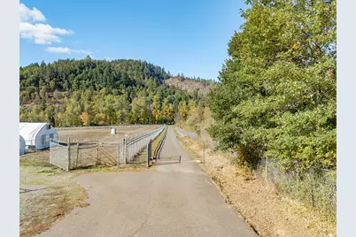 321 N Frontage Road, Wolf Creek, OR 97497 - Photo 6