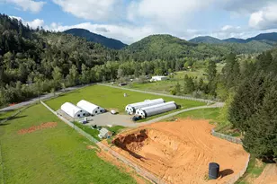 321 N Frontage Rd, Wolf Creek, OR 97497 - Photo 8