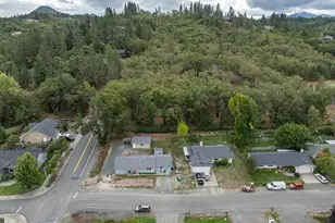 111 Brandy Ln, Grants Pass, OR 97527 - Photo 24