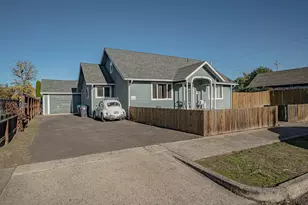 512 N Holly St, Medford, OR 97501 - Photo 2