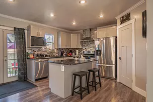 512 N Holly St, Medford, OR 97501 - Photo 4