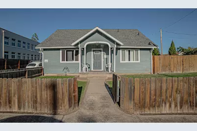 512 N Holly Street, Medford, OR 97501 - Photo 1