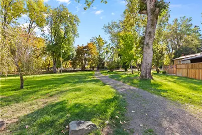 1055 N Fifth Street #UNIT 15, Jacksonville, OR 97530 - Photo 18