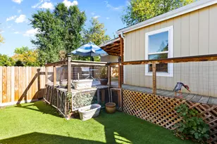 1055 N Fifth St, Jacksonville, OR 97530 - Photo 14