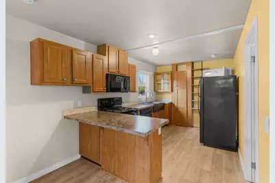 1055 N 5th Street #UNIT 15, Jacksonville, OR 97530 - Photo 6