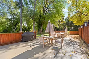 1055 N Fifth St, Jacksonville, OR 97530 - Photo 20