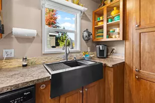 1055 N Fifth St, Jacksonville, OR 97530 - Photo 6