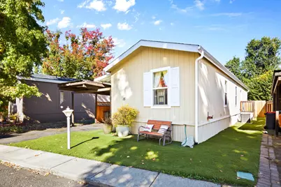 1055 N Fifth Street #UNIT 15, Jacksonville, OR 97530 - Photo 1