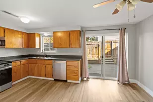 1800 Crater Lake Ave, Medford, OR 97504 - Photo 4