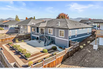 407 N Deanjou Avenue, Eagle Point, OR 97524 - Photo 32