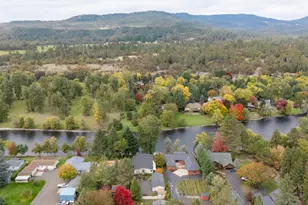 20455 Hwy 62, Shady Cove, OR 97539 - Photo 2