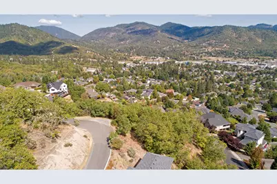 1137 Sunburst Way, Grants Pass, OR 97526 - Photo 6