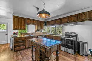 2500 Capital Ave, Medford, OR 97504 - Photo 14