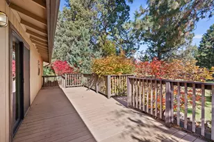61450 Little John Ln, Bend, OR 97702 - Photo 12