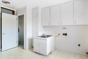 1406 SW 12th St, Redmond, OR 97756 - Photo 22