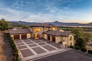 766 Meridian Rd, Eagle Point, OR 97524 - Photo 1