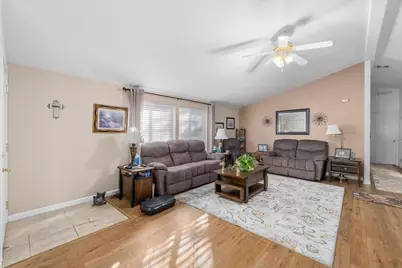 356 Marian Avenue #40, Central Point, OR 97502 - Photo 6