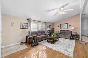 356 Marian Ave, Central Point, OR 97502 - Photo 6