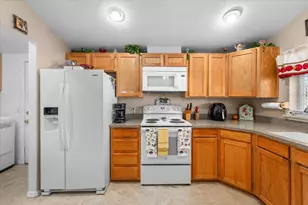 356 Marian Ave, Central Point, OR 97502 - Photo 10