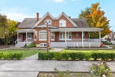 139 SW I Street, Grants Pass, OR 97526 - Photo 1